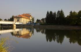 Mal� vodn� elektr�rna str�